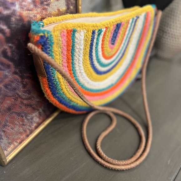 American Eagle Rainbow Woven Crossbody Bag - Picture 4 of 8